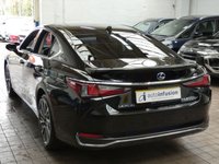 USED 2021 21 LEXUS ES 2.5 300H 4d 215 BHP SAT NAV LEATHER SUNROOF CAMERA PARKING SENSORS 1 OWNER EXCELLENT SERVICE HISTORY 10 YR LEXUS WARRANTY