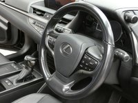 USED 2021 21 LEXUS ES 2.5 300H 4d 215 BHP SAT NAV LEATHER SUNROOF CAMERA PARKING SENSORS 1 OWNER EXCELLENT SERVICE HISTORY 10 YR LEXUS WARRANTY