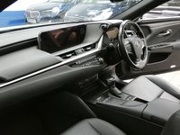 USED 2021 21 LEXUS ES 2.5 300H 4d 215 BHP SAT NAV LEATHER SUNROOF CAMERA PARKING SENSORS 1 OWNER EXCELLENT SERVICE HISTORY 10 YR LEXUS WARRANTY