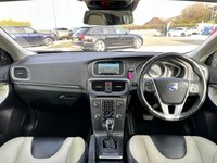 USED 2014 14 VOLVO V40 2.0 D3 CROSS COUNTRY LUX NAV 5d 148 BHP &pound;5300 OF FACTORY OPTIONS