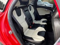 USED 2014 14 VOLVO V40 2.0 D3 CROSS COUNTRY LUX NAV 5d 148 BHP &pound;5300 OF FACTORY OPTIONS