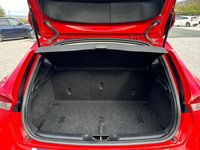 USED 2014 14 VOLVO V40 2.0 D3 CROSS COUNTRY LUX NAV 5d 148 BHP &pound;5300 OF FACTORY OPTIONS
