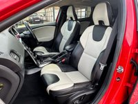 USED 2014 14 VOLVO V40 2.0 D3 CROSS COUNTRY LUX NAV 5d 148 BHP &pound;5300 OF FACTORY OPTIONS