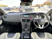 USED 2014 14 VOLVO V40 2.0 D3 CROSS COUNTRY LUX NAV 5d 148 BHP &pound;5300 OF FACTORY OPTIONS