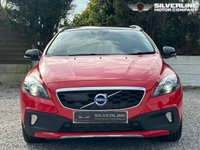USED 2014 14 VOLVO V40 2.0 D3 CROSS COUNTRY LUX NAV 5d 148 BHP &pound;5300 OF FACTORY OPTIONS