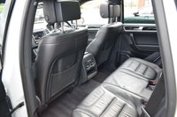 USED 2017 17 VOLKSWAGEN TOUAREG 3.0 V6 R-LINE PLUS TDI BLUEMOTION TECHNOLOGY 5d AUTO 259 BHP PAN ROOF / 2 OWNER / FULL HIST