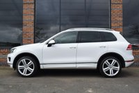 USED 2017 17 VOLKSWAGEN TOUAREG 3.0 V6 R-LINE PLUS TDI BLUEMOTION TECHNOLOGY 5d AUTO 259 BHP PAN ROOF / 2 OWNER / FULL HIST
