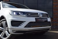 USED 2017 17 VOLKSWAGEN TOUAREG 3.0 V6 R-LINE PLUS TDI BLUEMOTION TECHNOLOGY 5d AUTO 259 BHP PAN ROOF / 2 OWNER / FULL HIST