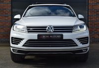 USED 2017 17 VOLKSWAGEN TOUAREG 3.0 V6 R-LINE PLUS TDI BLUEMOTION TECHNOLOGY 5d AUTO 259 BHP PAN ROOF / 2 OWNER / FULL HIST