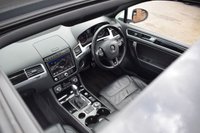 USED 2017 17 VOLKSWAGEN TOUAREG 3.0 V6 R-LINE PLUS TDI BLUEMOTION TECHNOLOGY 5d AUTO 259 BHP PAN ROOF / 2 OWNER / FULL HIST