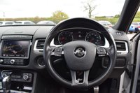 USED 2017 17 VOLKSWAGEN TOUAREG 3.0 V6 R-LINE PLUS TDI BLUEMOTION TECHNOLOGY 5d AUTO 259 BHP PAN ROOF / 2 OWNER / FULL HIST