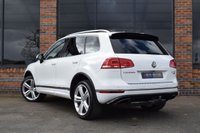 USED 2017 17 VOLKSWAGEN TOUAREG 3.0 V6 R-LINE PLUS TDI BLUEMOTION TECHNOLOGY 5d AUTO 259 BHP PAN ROOF / 2 OWNER / FULL HIST