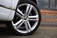 USED 2017 17 VOLKSWAGEN TOUAREG 3.0 V6 R-LINE PLUS TDI BLUEMOTION TECHNOLOGY 5d AUTO 259 BHP PAN ROOF / 2 OWNER / FULL HIST