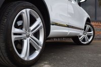 USED 2017 17 VOLKSWAGEN TOUAREG 3.0 V6 R-LINE PLUS TDI BLUEMOTION TECHNOLOGY 5d AUTO 259 BHP PAN ROOF / 2 OWNER / FULL HIST