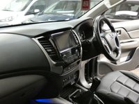 USED 2019 19 MITSUBISHI L200 2.4 DI-D 4WD BARBARIAN DCB 178 BHP STUNNING EXAMPLE APP BASED SAT NAV ANDROID APPLE CARPLAY REAR CAMERA LEATHER HEATED SEATS 1 OWNER