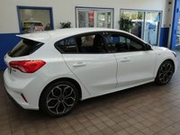 USED 2020 70 FORD FOCUS 1.0 ST-LINE X EDITION MHEV 5d 124 BHP SAT NAV HEATED SEATS CRUISE CONTROL PARKING SENSORS 1 OWNER SERVICE HISTORY 6 MONTHS GOLD WARRANTY