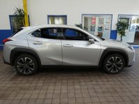 USED 2019 69 LEXUS UX 2.0 250H 5d 108 BHP SAT NAV HEATED SEATS HEATED STEERING WHEEL REAR VIEW CAMERA PARKING SENSORS 1 OWNER LEXUS WARRANTY TILL SEPT 2029