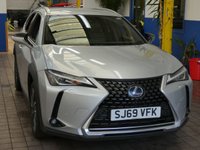 USED 2019 69 LEXUS UX 2.0 250H 5d 108 BHP SAT NAV HEATED SEATS HEATED STEERING WHEEL REAR VIEW CAMERA PARKING SENSORS 1 OWNER LEXUS WARRANTY TILL SEPT 2029