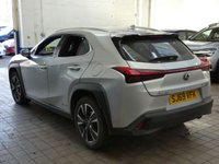USED 2019 69 LEXUS UX 2.0 250H 5d 108 BHP SAT NAV HEATED SEATS HEATED STEERING WHEEL REAR VIEW CAMERA PARKING SENSORS 1 OWNER LEXUS WARRANTY TILL SEPT 2029