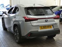 USED 2019 69 LEXUS UX 2.0 250H 5d 108 BHP SAT NAV HEATED SEATS HEATED STEERING WHEEL REAR VIEW CAMERA PARKING SENSORS 1 OWNER LEXUS WARRANTY TILL SEPT 2029