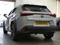 USED 2019 69 LEXUS UX 2.0 250H 5d 108 BHP SAT NAV HEATED SEATS HEATED STEERING WHEEL REAR VIEW CAMERA PARKING SENSORS 1 OWNER LEXUS WARRANTY TILL SEPT 2029