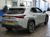 USED 2019 69 LEXUS UX 2.0 250H 5d 108 BHP SAT NAV HEATED SEATS HEATED STEERING WHEEL REAR VIEW CAMERA PARKING SENSORS 1 OWNER LEXUS WARRANTY TILL SEPT 2029