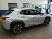 USED 2019 69 LEXUS UX 2.0 250H 5d 108 BHP SAT NAV HEATED SEATS HEATED STEERING WHEEL REAR VIEW CAMERA PARKING SENSORS 1 OWNER LEXUS WARRANTY TILL SEPT 2029