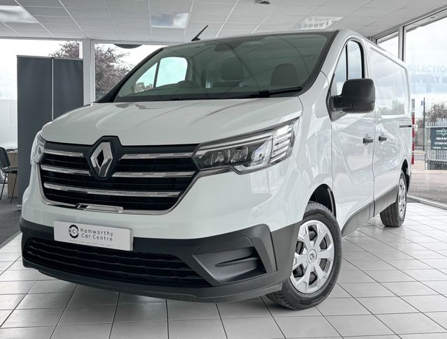 2022 72 Renault Trafic 2.0 SL28 BUSINESS PLUS DCI 130 BHP LOW MILES