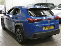 USED 2020 70 LEXUS UX 2.0 250H 5d 108 BHP HEAD UP DISPLAY SAT NAV LEATHER CAMERA PARKING SENSORS 1 OWNER SERVICE HISTORY LEXUS WARRANTY TILL SEPT 2030