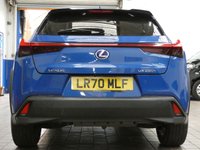 USED 2020 70 LEXUS UX 2.0 250H 5d 108 BHP HEAD UP DISPLAY SAT NAV LEATHER CAMERA PARKING SENSORS 1 OWNER SERVICE HISTORY LEXUS WARRANTY TILL SEPT 2030