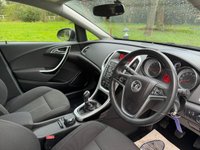 USED 2011 61 VAUXHALL ASTRA 1.6 SRI 5d 177 BHP 