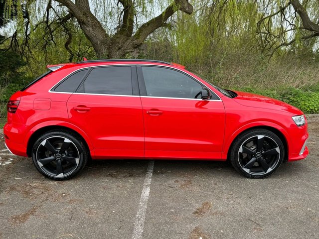 View our AUDI Q3