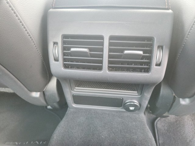 2019 JAGUAR XE - Photo 10