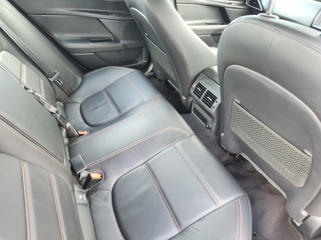 2019 JAGUAR XE - Photo 11