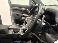 USED 2020 20 LAND ROVER DEFENDER 2.0 SE 5d 237 BHP Panoramic Glass Slide Roof