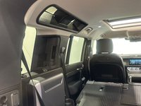 USED 2020 20 LAND ROVER DEFENDER 2.0 SE 5d 237 BHP Panoramic Glass Slide Roof