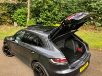USED 2019 19 PORSCHE MACAN 3.0 S PDK 5d AUTO 349 BHP 1 PRIVATE OWNER WITH ONLY 24,400 MILES// REAR PARK CAMERA// PANORAMIC SUNROOF//FRONT AND REAR PARK SENSORS//FULL BLACK HEATED LEATHER UPHOLSTRY// 349 BHP 1 PRIVATE OWNER WITH ONLY 24,400 MILES// REAR PARK CAMERA// PANORAMIC SUNROOF//FRONT AND REAR PARK SENSORS//FULL BLACK HEATED LEATHER UPHOLSTRY//