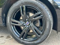 USED 2017 67 VOLVO XC60 2.4 D4 R-DESIGN LUX NAV AWD 5d 187 BHP 20in GLOSS BLACK-C/C-FAMILY PACK