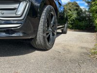 USED 2017 67 VOLVO XC60 2.4 D4 R-DESIGN LUX NAV AWD 5d 187 BHP 20in GLOSS BLACK-C/C-FAMILY PACK