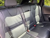 USED 2017 67 VOLVO XC60 2.4 D4 R-DESIGN LUX NAV AWD 5d 187 BHP 20in GLOSS BLACK-C/C-FAMILY PACK