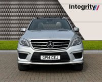 USED 2014 14 MERCEDES-BENZ M-CLASS 5.5 ML63 AMG 5d 525 BHP AIR SUSPENSION - AMG BODY STYLING KIT - COMAND NAVIGATION - HARMON KARDON - AMBIENT LIGHTING - ALPACA GREY LEATHER