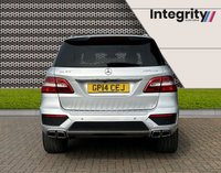 USED 2014 14 MERCEDES-BENZ M-CLASS 5.5 ML63 AMG 5d 525 BHP AIR SUSPENSION - AMG BODY STYLING KIT - COMAND NAVIGATION - HARMON KARDON - AMBIENT LIGHTING - ALPACA GREY LEATHER