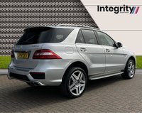 USED 2014 14 MERCEDES-BENZ M-CLASS 5.5 ML63 AMG 5d 525 BHP AIR SUSPENSION - AMG BODY STYLING KIT - COMAND NAVIGATION - HARMON KARDON - AMBIENT LIGHTING - ALPACA GREY LEATHER