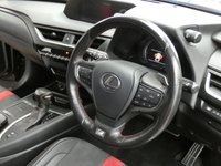 USED 2020 20 LEXUS UX 2.0 250H F SPORT 5d 108 BHP SAT NAV PART LEATHER HEATED SEATS HEATED STEERING WHEEL PARKING SENSORS REAR CAMERA 1 OWNER SERVICE HISTORY LEXUS WARRANTY TILL MARCH 2030AUG 2031
