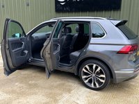 USED 2018 18 VOLKSWAGEN TIGUAN Volkswagen Tiguan 2.0 TDI R-Line DSG Euro 6 (s/s) 5dr 