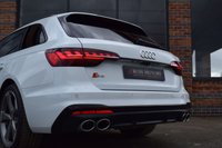 USED 2020 20 AUDI A4 3.0 S4 AVANT TDI QUATTRO BLACK EDITION MHEV 5d 343 BHP BLACK EDITION / METALLIC WHITE