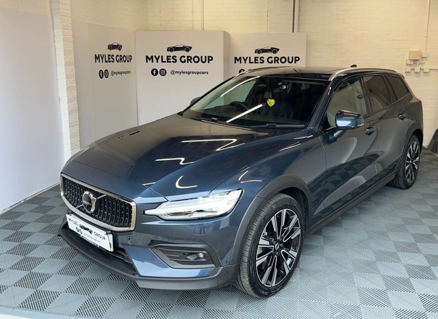2023 23 Volvo V60 2.0 B5 CROSS COUNTRY ULTIMATE AWD MHEV 5d 247 BHP