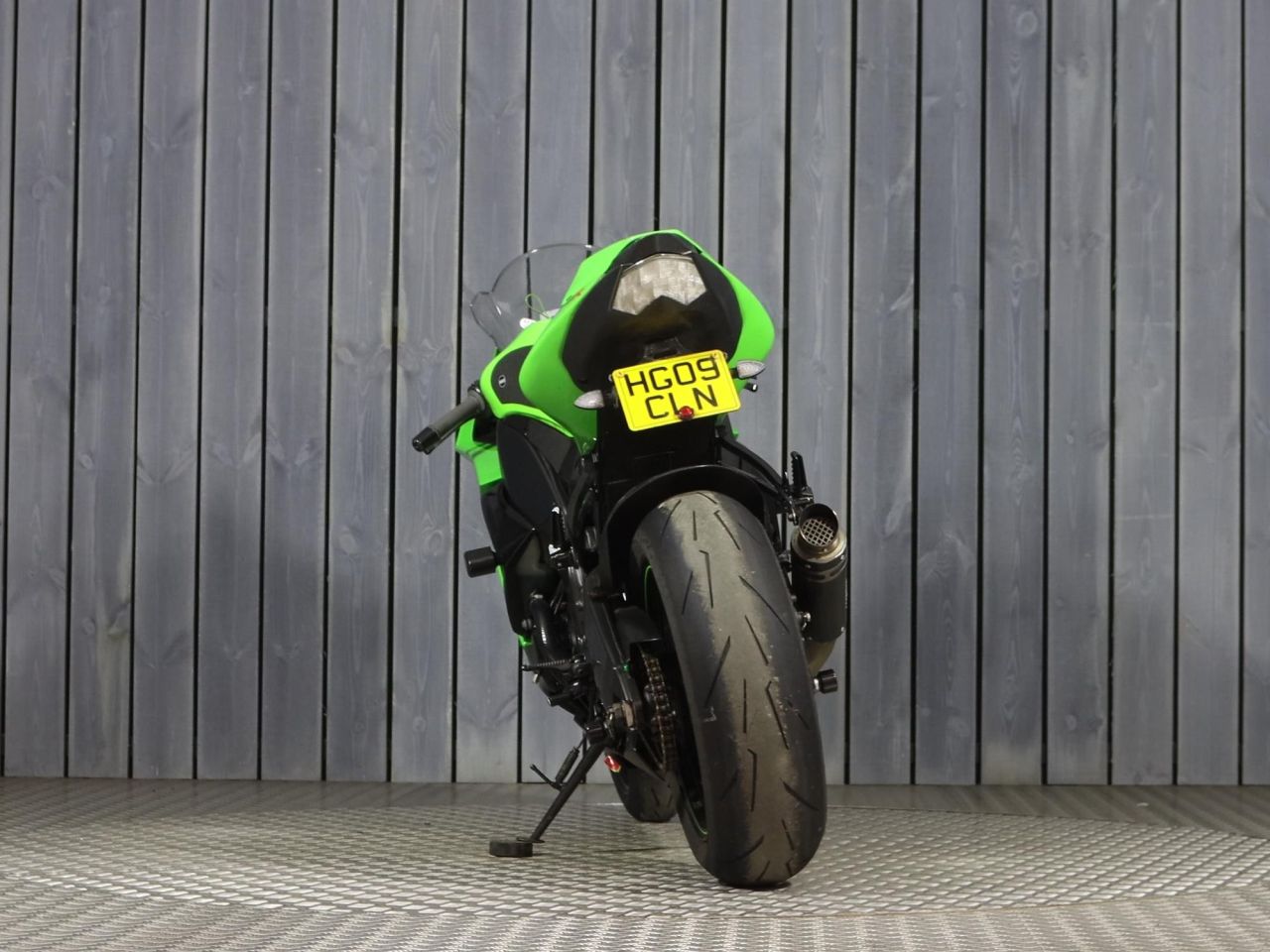 Se 2009 KAWASAKI NINJA ZX-10R GREEN with 27961 miles - Used