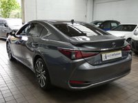 USED 2021 71 LEXUS ES 2.5 300H 4d 215 BHP SAT NAV SUNROOF LEATHER CAMERA HEATED SEATS HEATED STEERING WHEEL 1 OWNER LEXUS WARRANTY TILL SEPT 2031