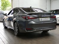 USED 2021 71 LEXUS ES 2.5 300H 4d 215 BHP SAT NAV SUNROOF LEATHER CAMERA HEATED SEATS HEATED STEERING WHEEL 1 OWNER LEXUS WARRANTY TILL SEPT 2031